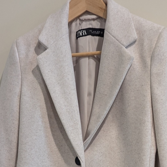 Zara Jackets & Blazers - Elegant Cream Women's Coat